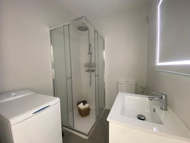 Loft til salgs i Marbella med svømmebasseng garasje - € 220 000 (Ref: 7849344)