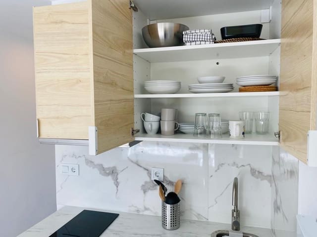 Loft til salgs i Marbella med svømmebasseng garasje - € 220 000 (Ref: 7849344)