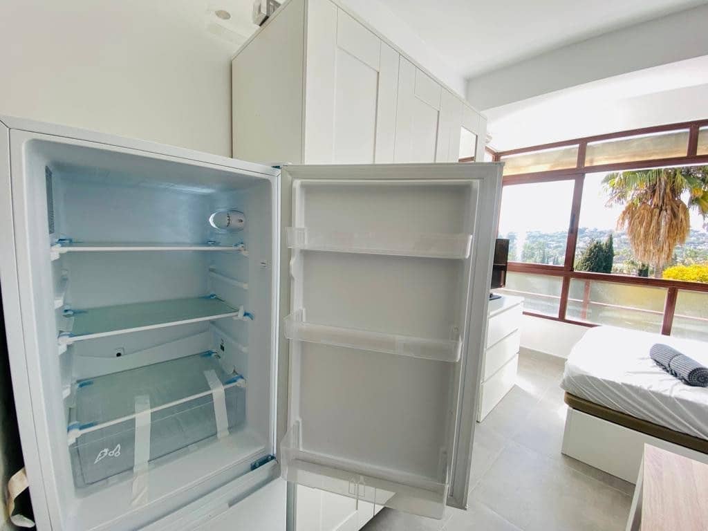 Loft til salgs i Marbella med svømmebasseng garasje - € 250 000 (Ref: 7849344)