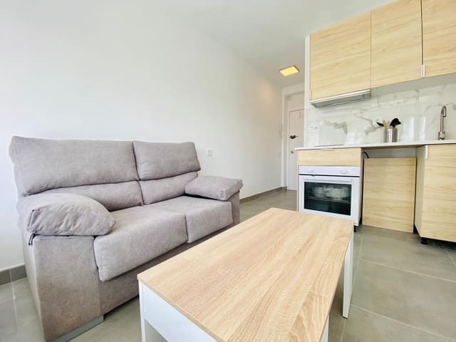 Loft til salgs i Marbella med svømmebasseng garasje - € 250 000 (Ref: 7849344)