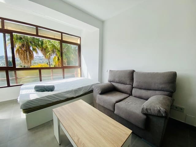 Loft til salgs i Marbella med svømmebasseng garasje - € 250 000 (Ref: 7849344)
