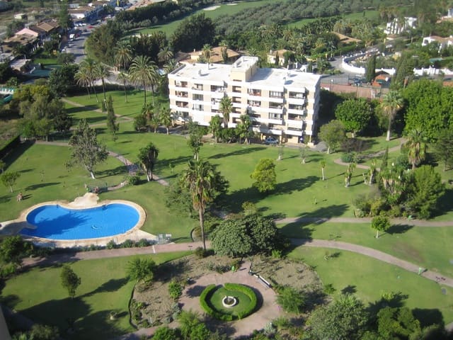Loft til salgs i Marbella med svømmebasseng garasje - € 250 000 (Ref: 7849344)