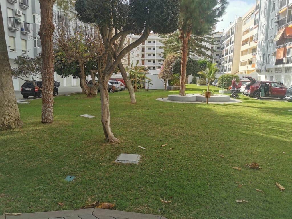 Piso de 3 habitaciones en Fuengirola en venta con piscina garaje - 365.000 € (Ref: 7849346)