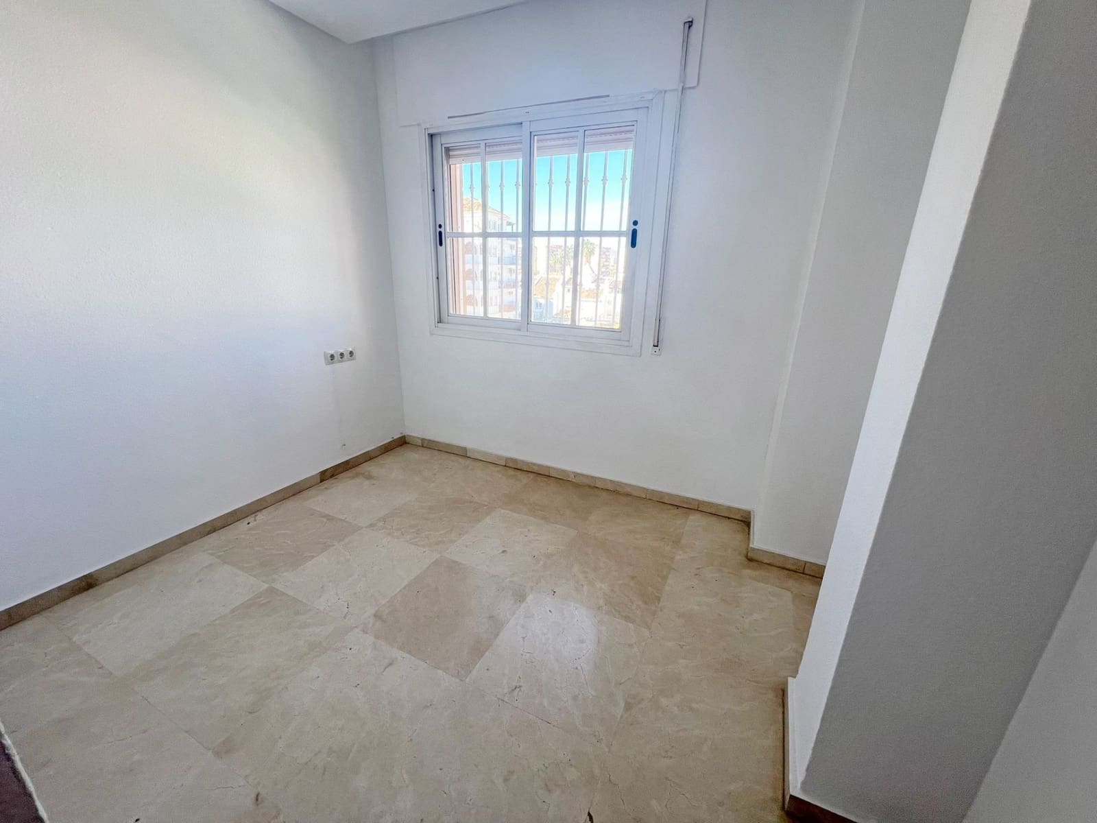 6 sypialnia Penthouse na sprzedaż w Fuengirola z basenem - 850 000 € (Ref: 7924045)