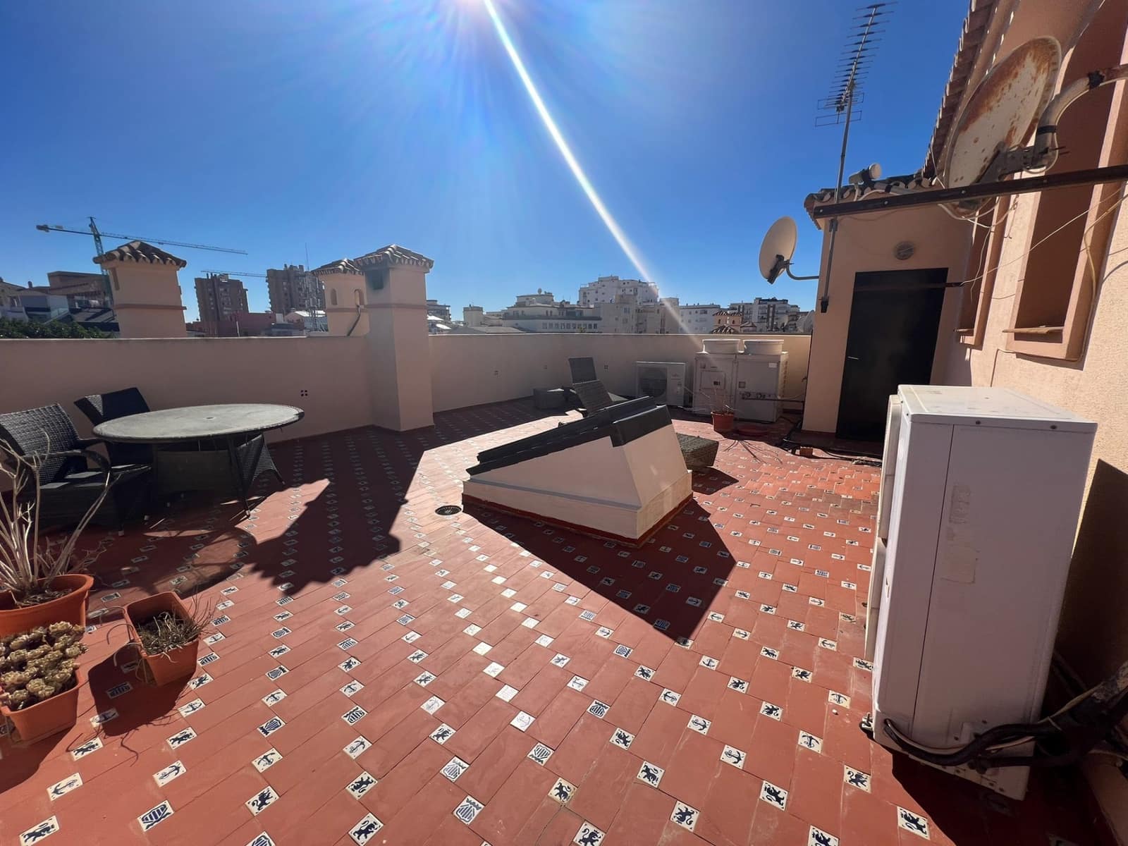 6 sypialnia Penthouse na sprzedaż w Fuengirola z basenem - 850 000 € (Ref: 7924045)