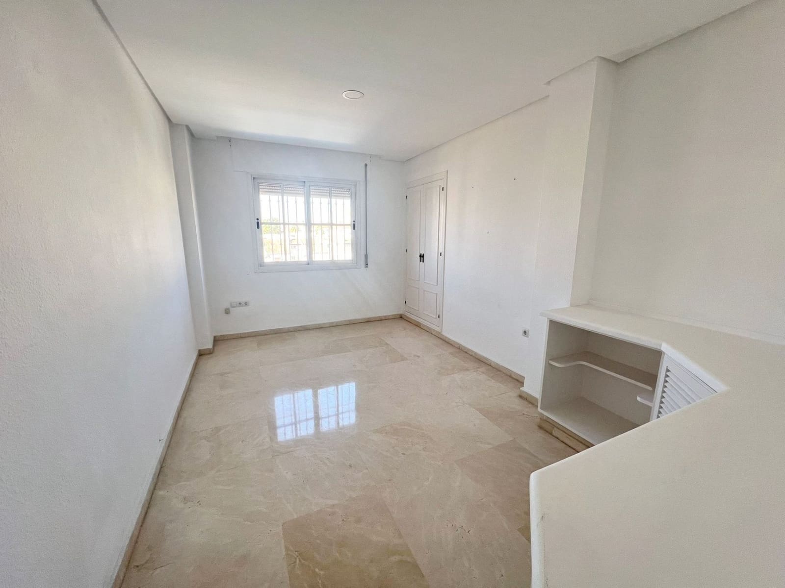 6 sypialnia Penthouse na sprzedaż w Fuengirola z basenem - 850 000 € (Ref: 7924045)