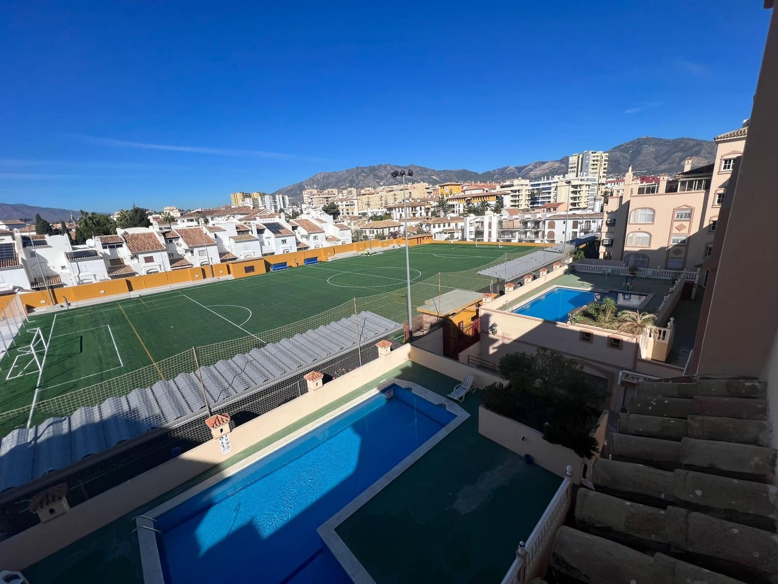 6 sypialnia Penthouse na sprzedaż w Fuengirola z basenem - 850 000 € (Ref: 7924045)