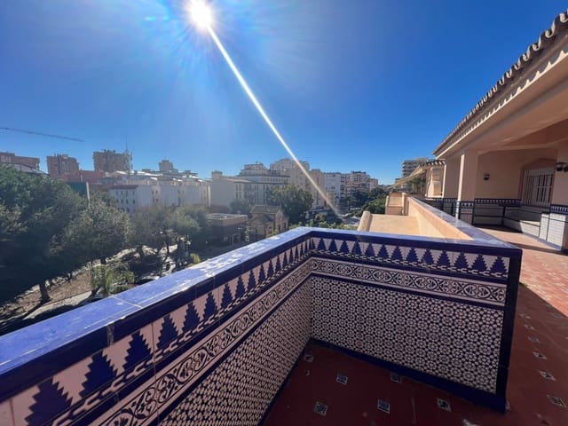 6 sypialnia Penthouse na sprzedaż w Fuengirola z basenem - 850 000 € (Ref: 7924045)