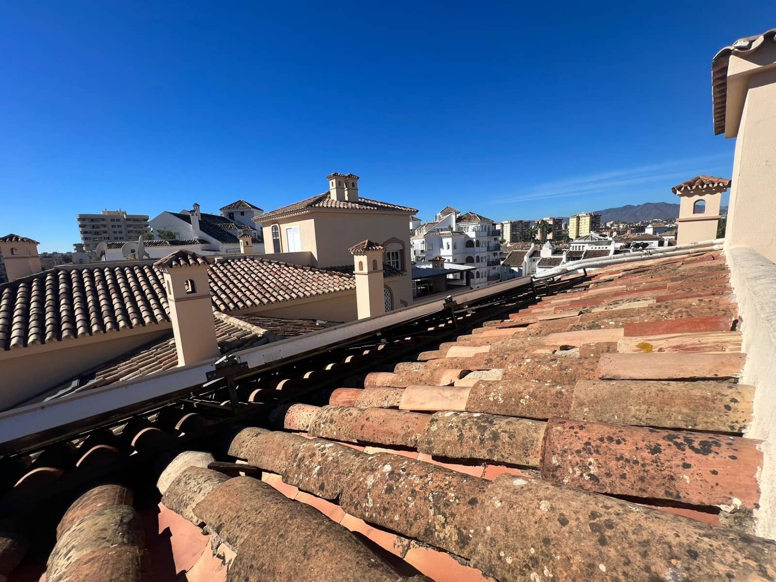 6 sypialnia Penthouse na sprzedaż w Fuengirola z basenem - 850 000 € (Ref: 7924045)