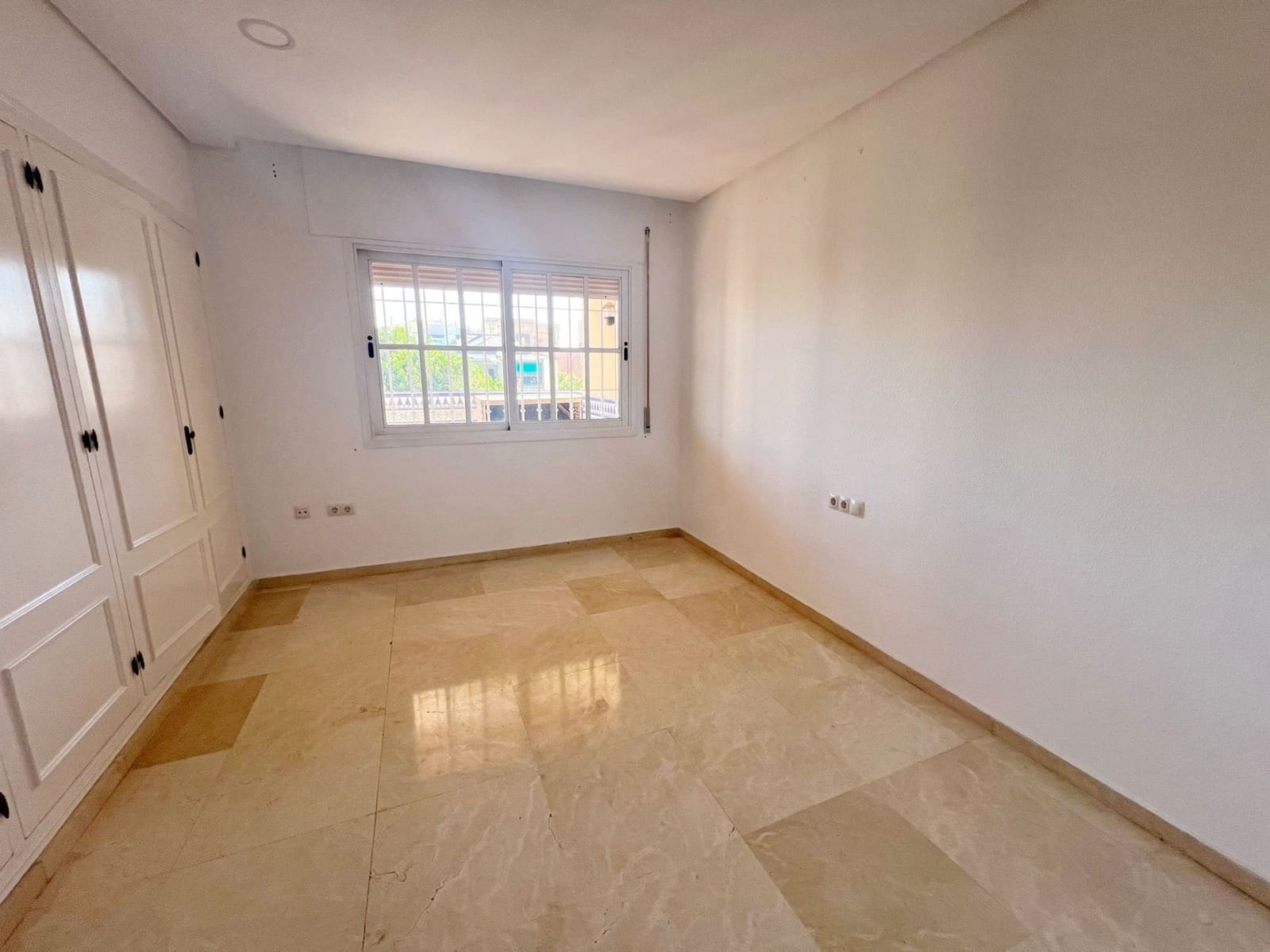 6 sypialnia Penthouse na sprzedaż w Fuengirola z basenem - 850 000 € (Ref: 7924045)