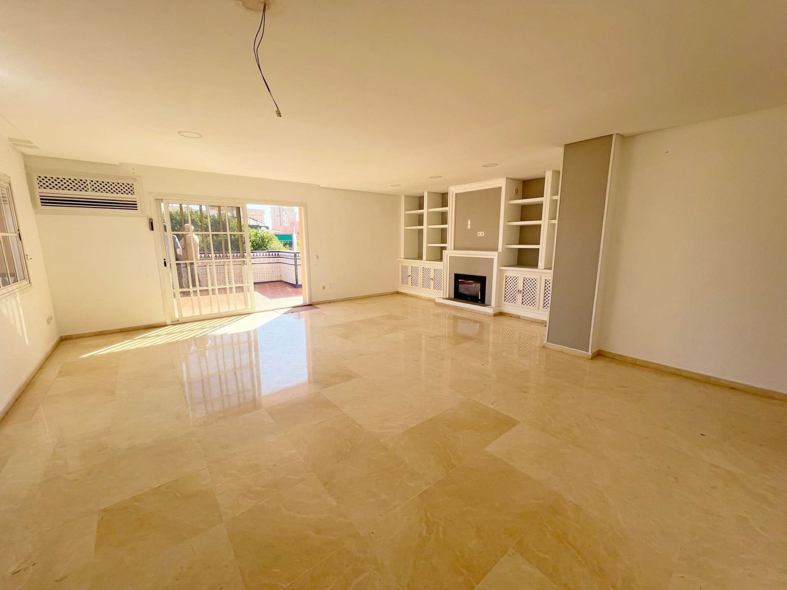 6 sypialnia Penthouse na sprzedaż w Fuengirola z basenem - 850 000 € (Ref: 7924045)