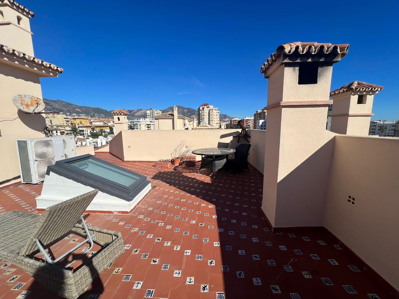 6 sypialnia Penthouse na sprzedaż w Fuengirola z basenem - 850 000 € (Ref: 7924045)