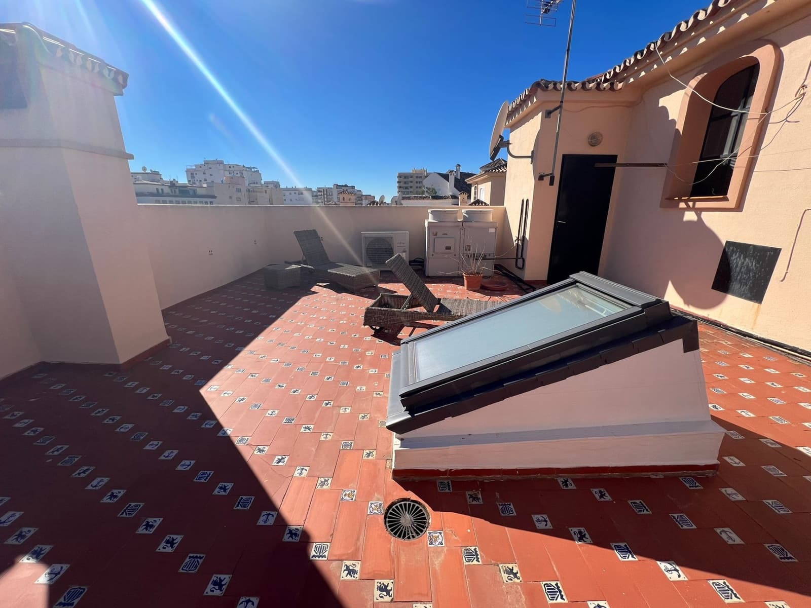 6 sypialnia Penthouse na sprzedaż w Fuengirola z basenem - 850 000 € (Ref: 7924045)