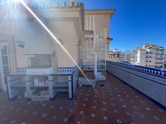 6 sovrum Takvåning till salu i Fuengirola med pool - 850 000 € (Ref: 7924045)