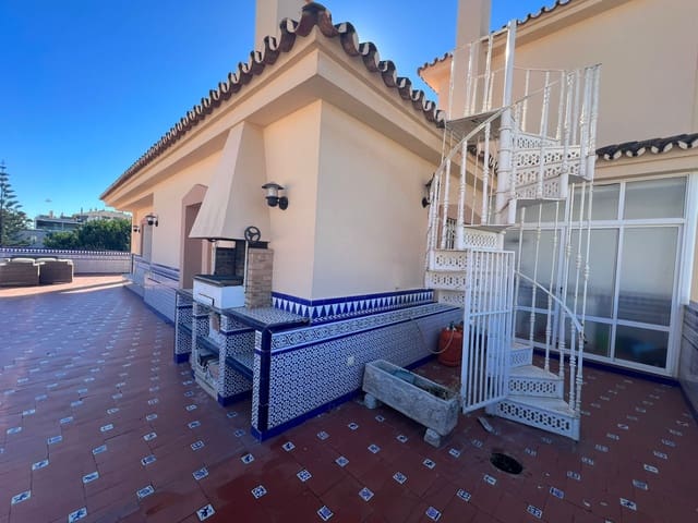 6 sovrum Takvåning till salu i Fuengirola med pool - 850 000 € (Ref: 7924045)