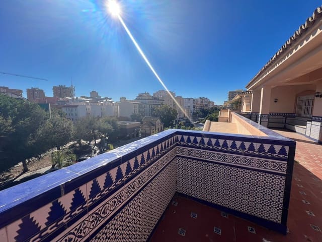 6 sovrum Takvåning till salu i Fuengirola med pool - 850 000 € (Ref: 7924045)