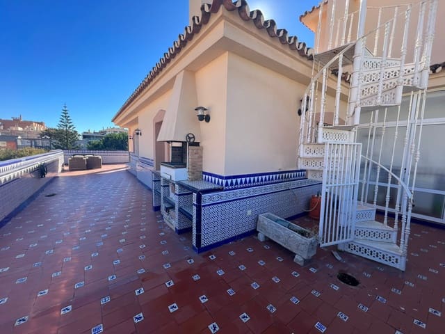6 sovrum Takvåning till salu i Fuengirola med pool - 850 000 € (Ref: 7924045)