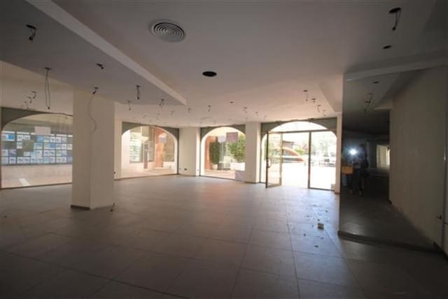 Erhverv til salg i Marbella - € 800.000 (Ref: 7969237)