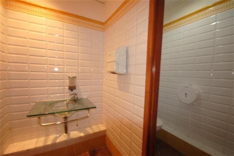 Erhverv til salg i Marbella - € 800.000 (Ref: 7969237)