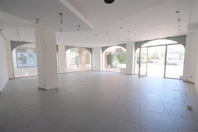 Komercyjne na sprzedaż w Marbella - 800 000 € (Ref: 7969237)