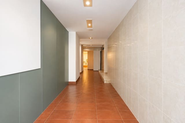 Komercyjne na sprzedaż w Marbella - 800 000 € (Ref: 7969237)