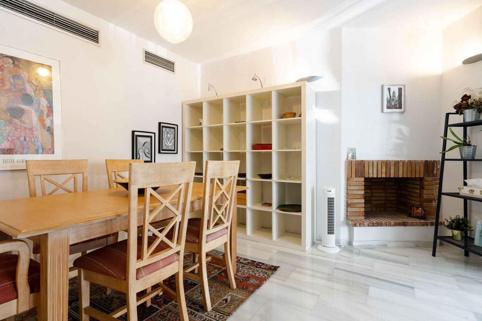 2 bedroom Apartment for sale in Marbella with pool - € 414,000 (Ref: 8010852)