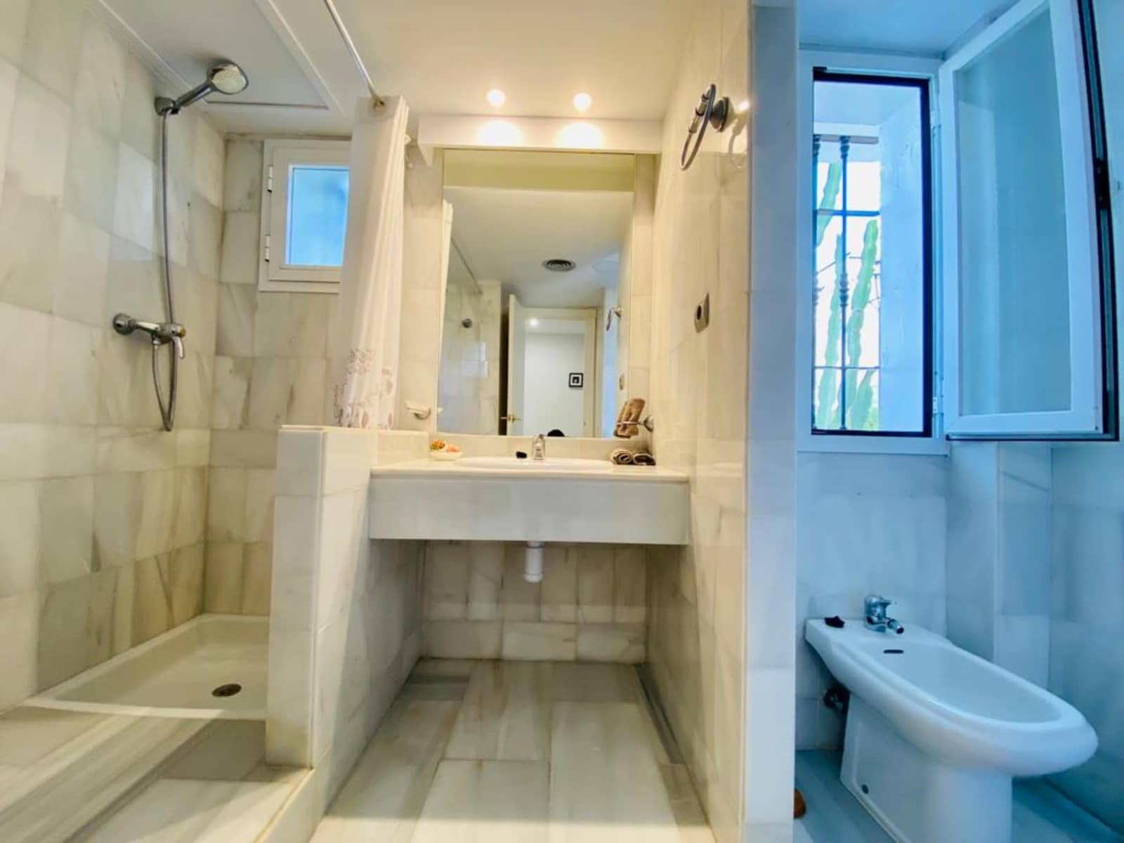 2 bedroom Apartment for sale in Marbella with pool - € 414,000 (Ref: 8010852)