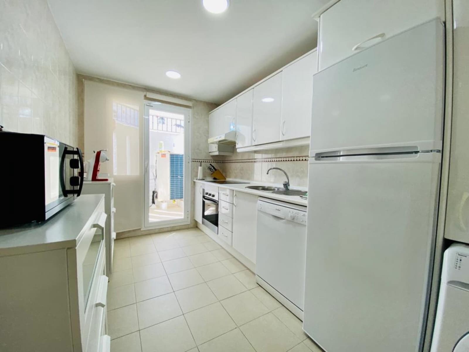 2 bedroom Apartment for sale in Marbella with pool - € 414,000 (Ref: 8010852)