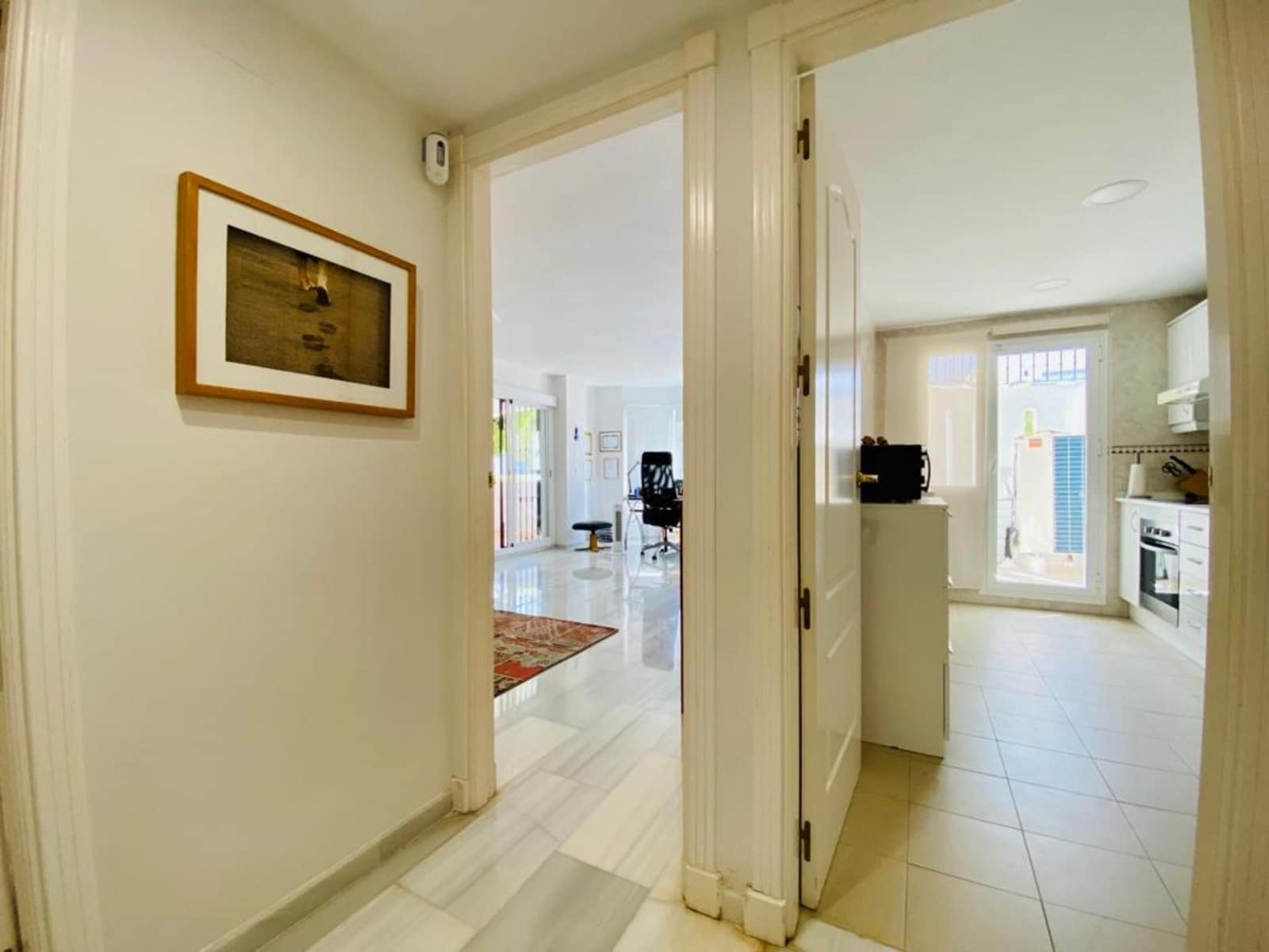 2 bedroom Apartment for sale in Marbella with pool - € 414,000 (Ref: 8010852)