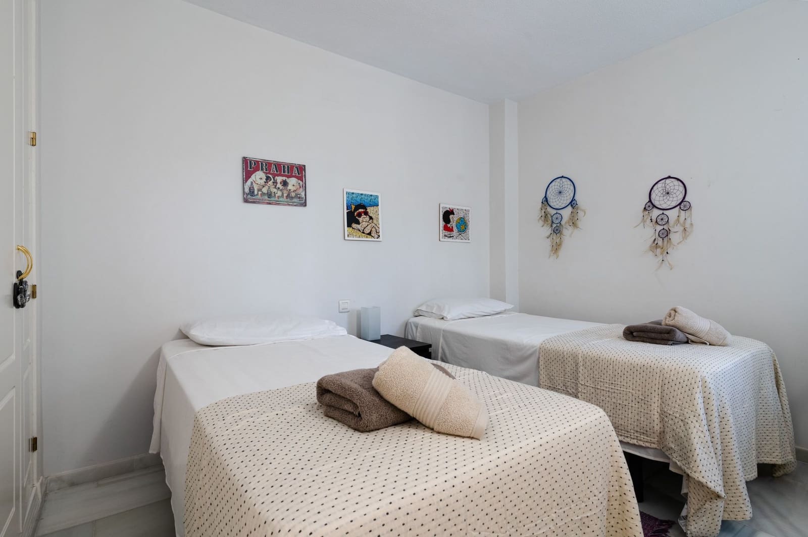 2 bedroom Apartment for sale in Marbella with pool - € 414,000 (Ref: 8010852)