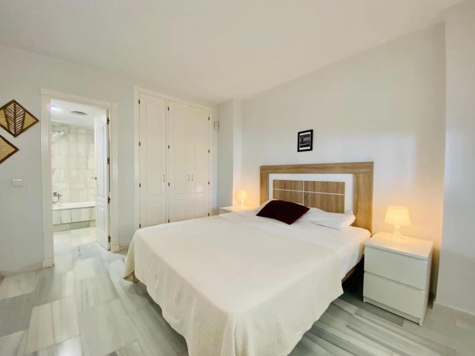 2 bedroom Apartment for sale in Marbella with pool - € 414,000 (Ref: 8010852)