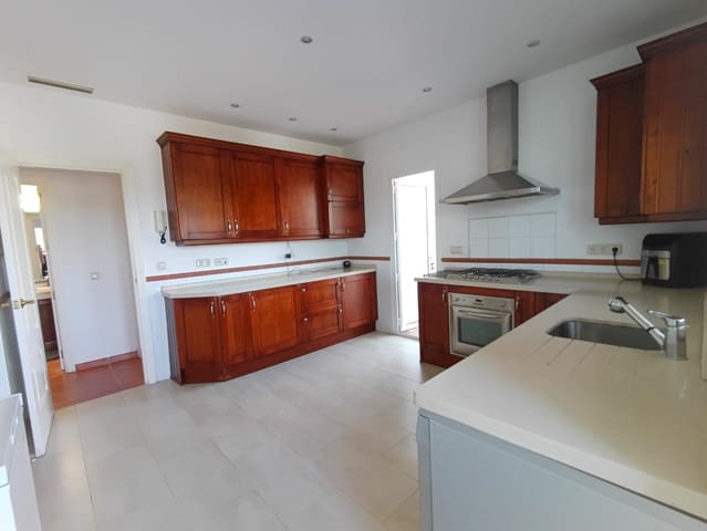 5 slaapkamer Villa te koop in Sotogrande Alto, San Roque met zwembad garage - € 1.125.000 (Ref: 8024609)