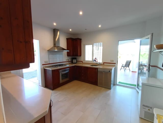 Chalet de 5 habitaciones en Sotogrande Alto, San Roque en venta con piscina garaje - 1.125.000 € (Ref: 8024609)