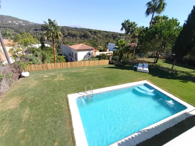 Chalet de 5 habitaciones en Sotogrande Alto, San Roque en venta con piscina garaje - 1.125.000 € (Ref: 8024609)