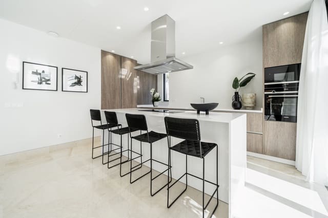 4 chambre Villa/Maison à vendre à Estepona avec piscine garage - 1 995 000 € (Ref: 8029222)