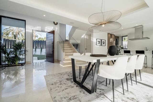 4 soverom Villa til salgs i Estepona med svømmebasseng garasje - € 1 995 000 (Ref: 8029222)