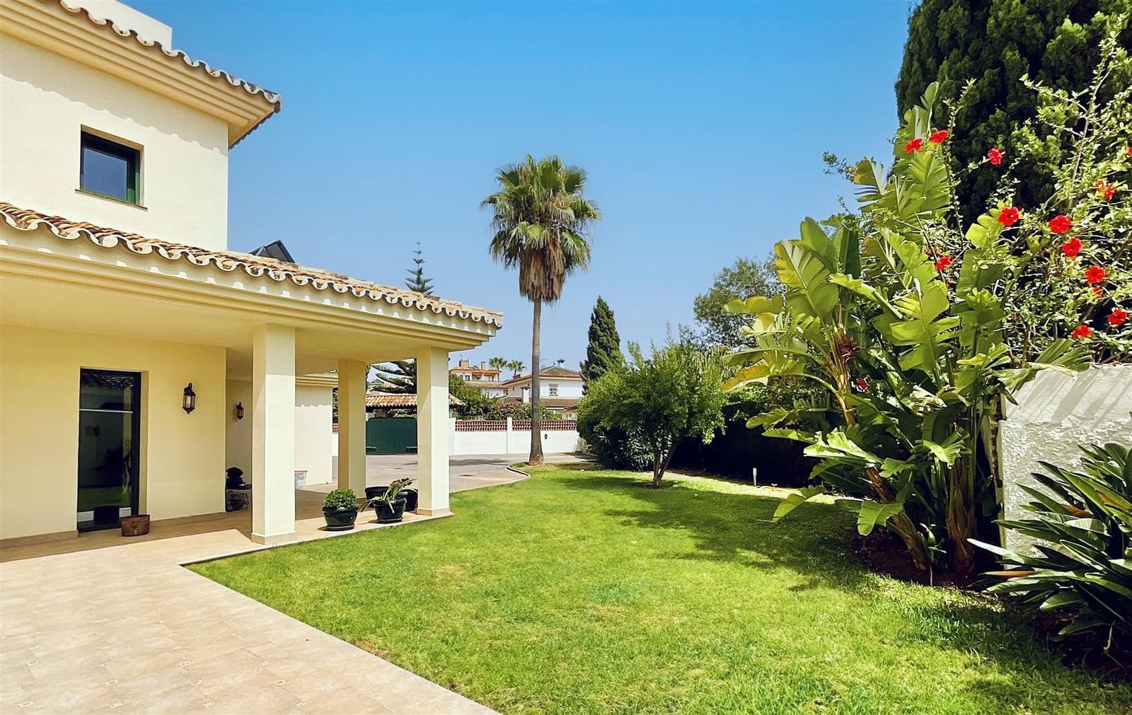 6 sypialnia Willa na sprzedaż w Marbella z basenem garażem - 1 950 000 € (Ref: 8063810)