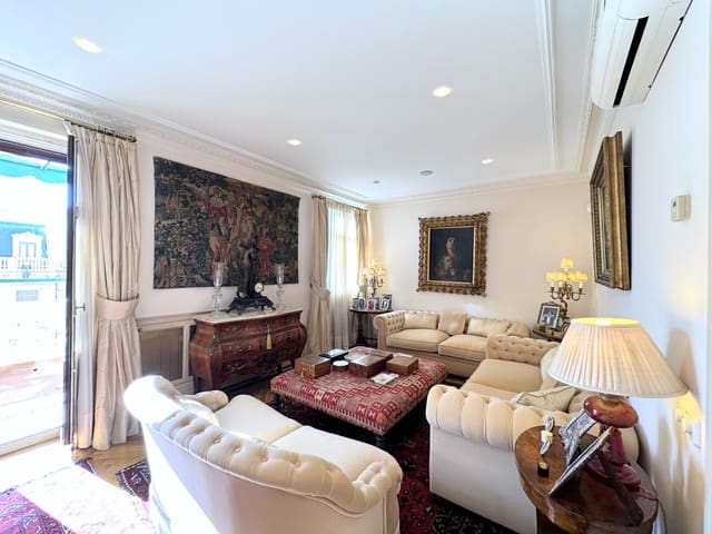 4 soverom Penthouse til salgs i La Malagueta, Málaga by med garasje - € 1 375 000 (Ref: 8063813)