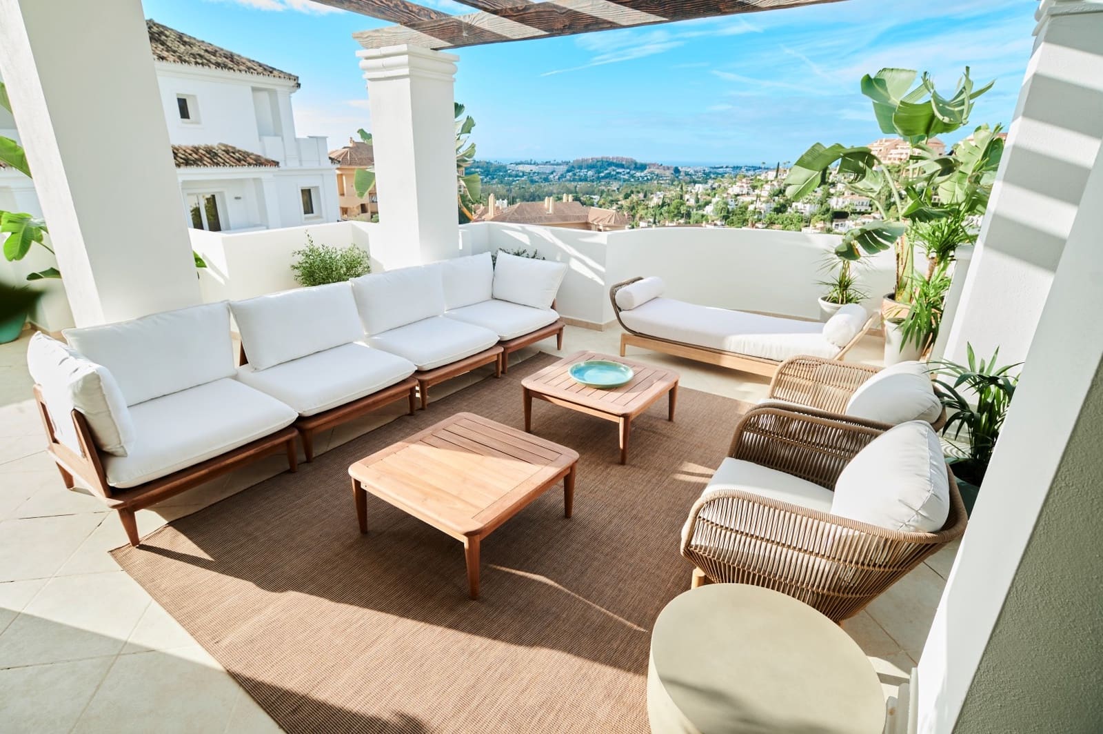 Apartamento de 3 habitaciones en Nueva Andalucia en venta con piscina garaje - 722.500 € (Ref: 8076249)