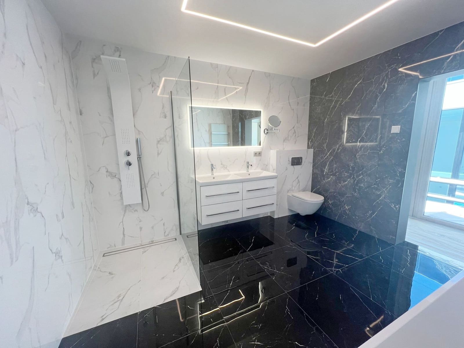 4 soveværelse Villa til salg i Benalmadena Costa med swimmingpool garage - € 2.400.000 (Ref: 8096448)