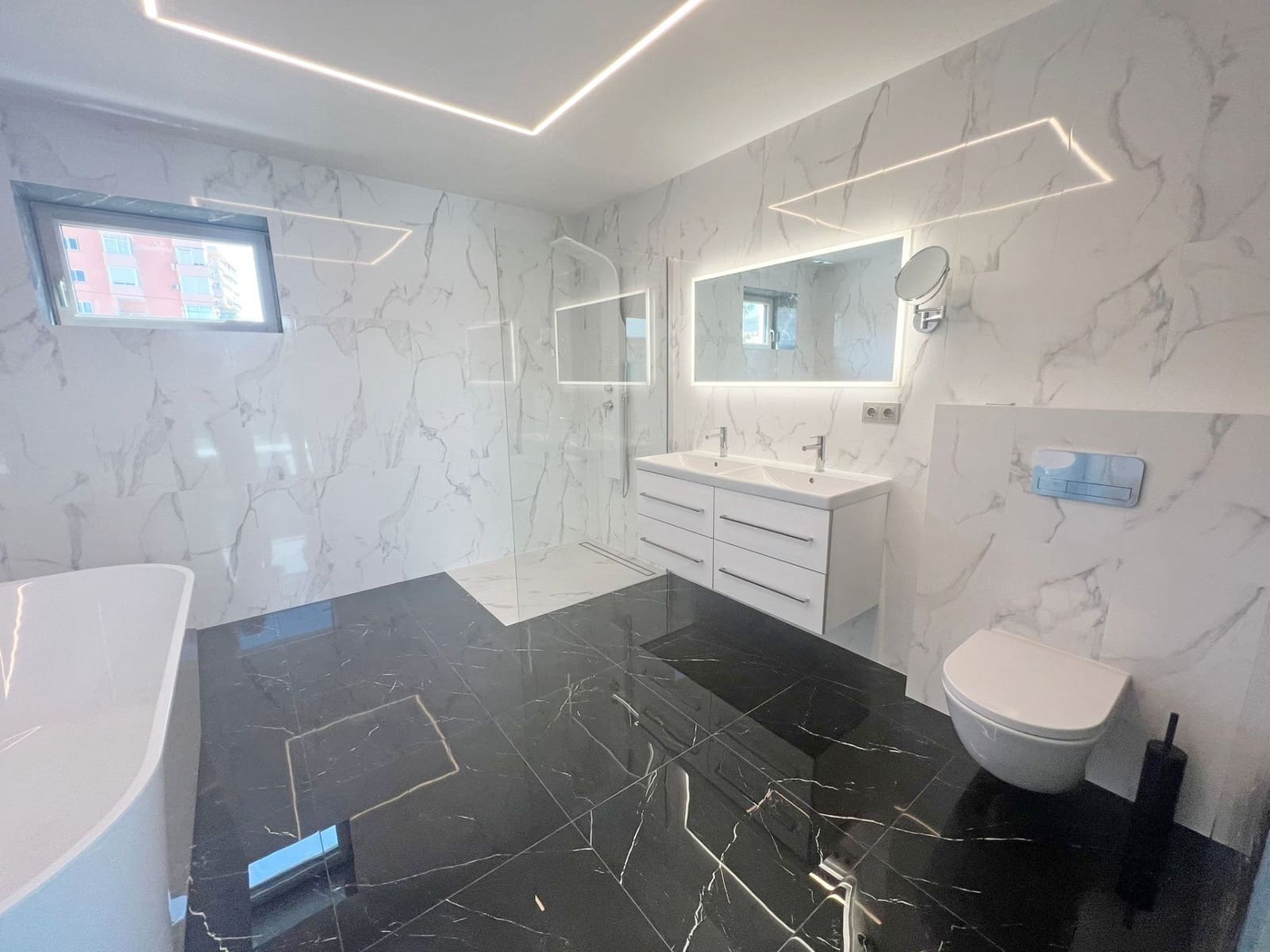 4 soveværelse Villa til salg i Benalmadena Costa med swimmingpool garage - € 2.400.000 (Ref: 8096448)