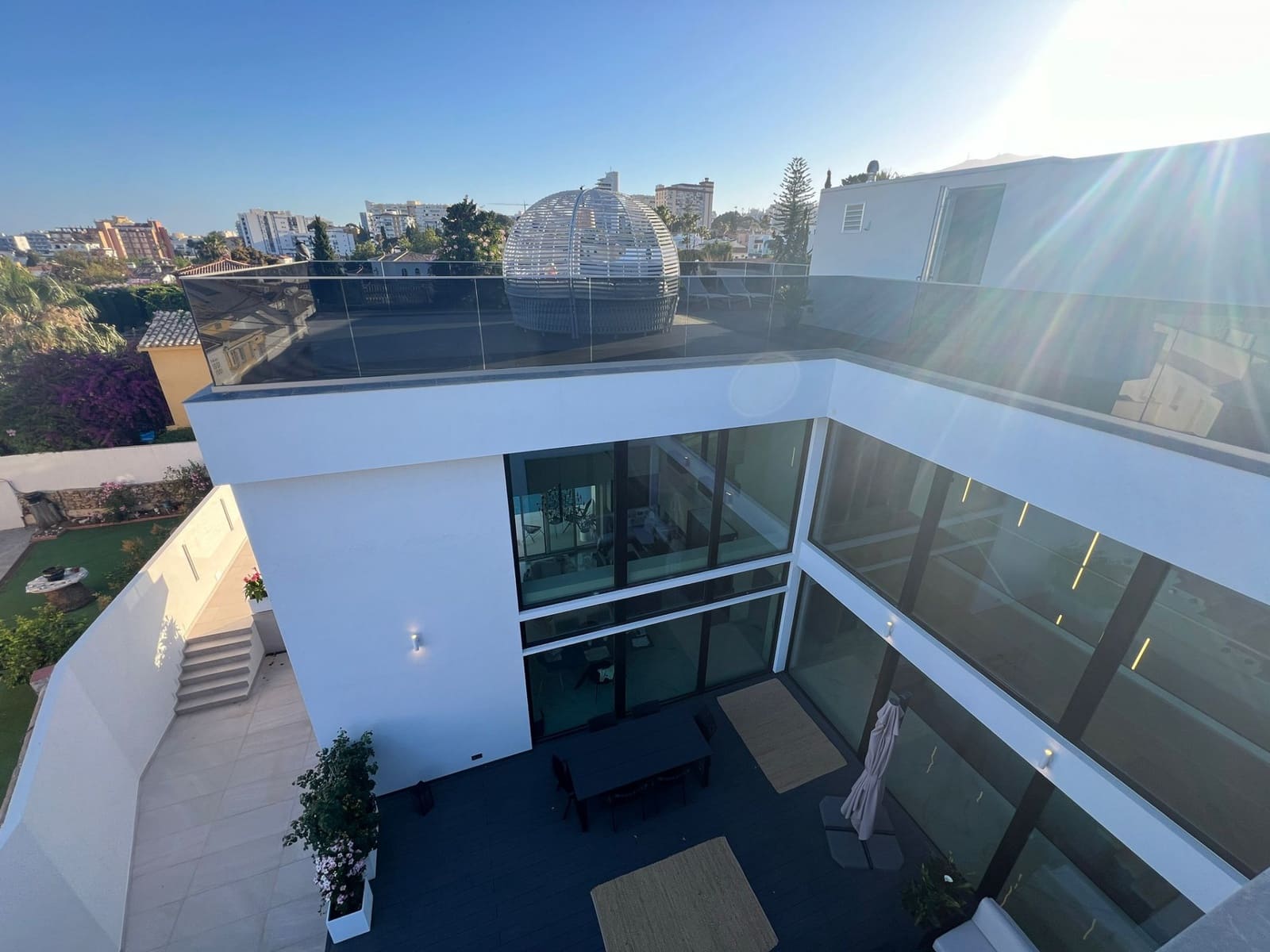 4 soveværelse Villa til salg i Benalmadena Costa med swimmingpool garage - € 2.400.000 (Ref: 8096448)