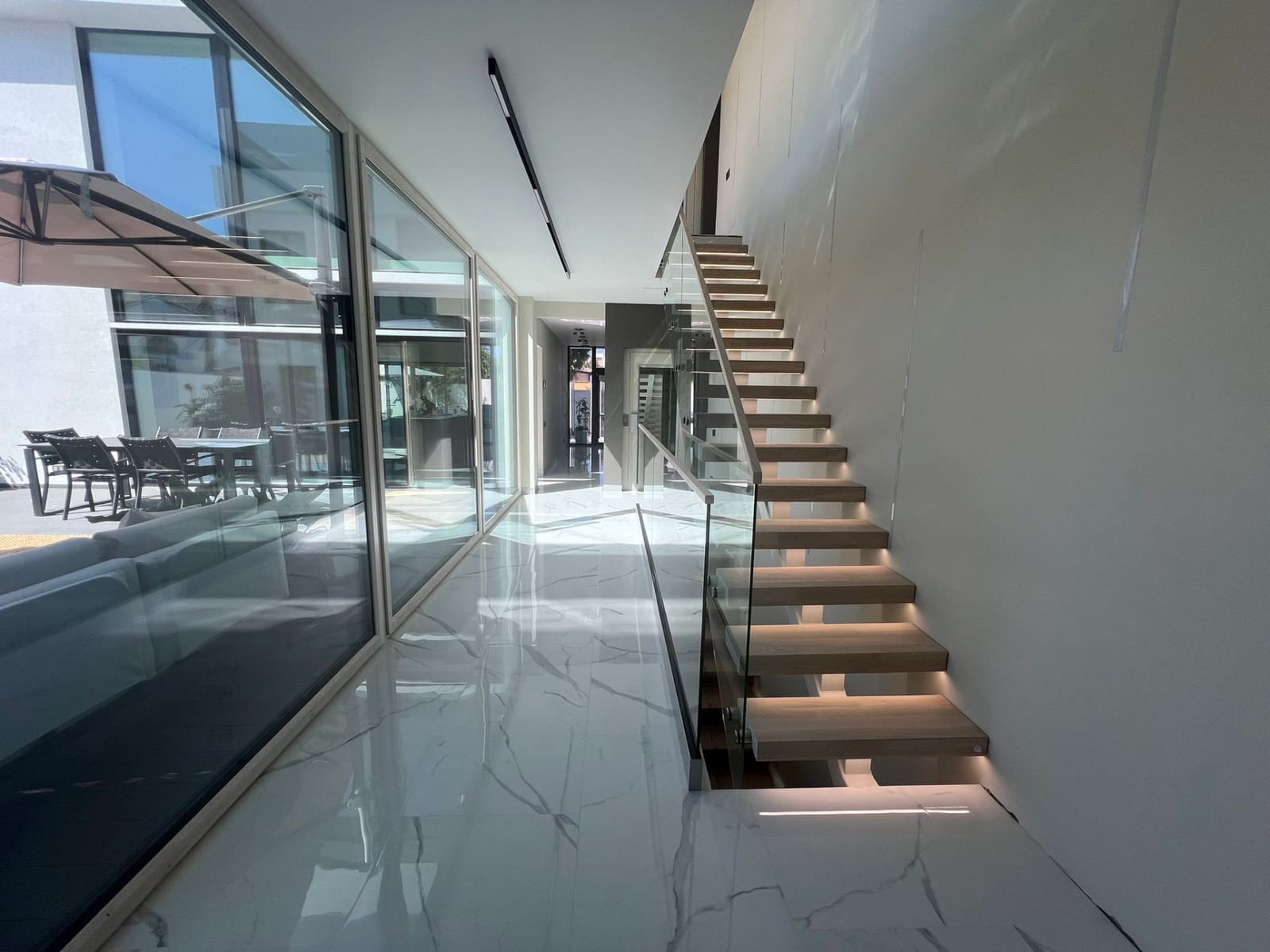 4 soveværelse Villa til salg i Benalmadena Costa med swimmingpool garage - € 2.400.000 (Ref: 8096448)