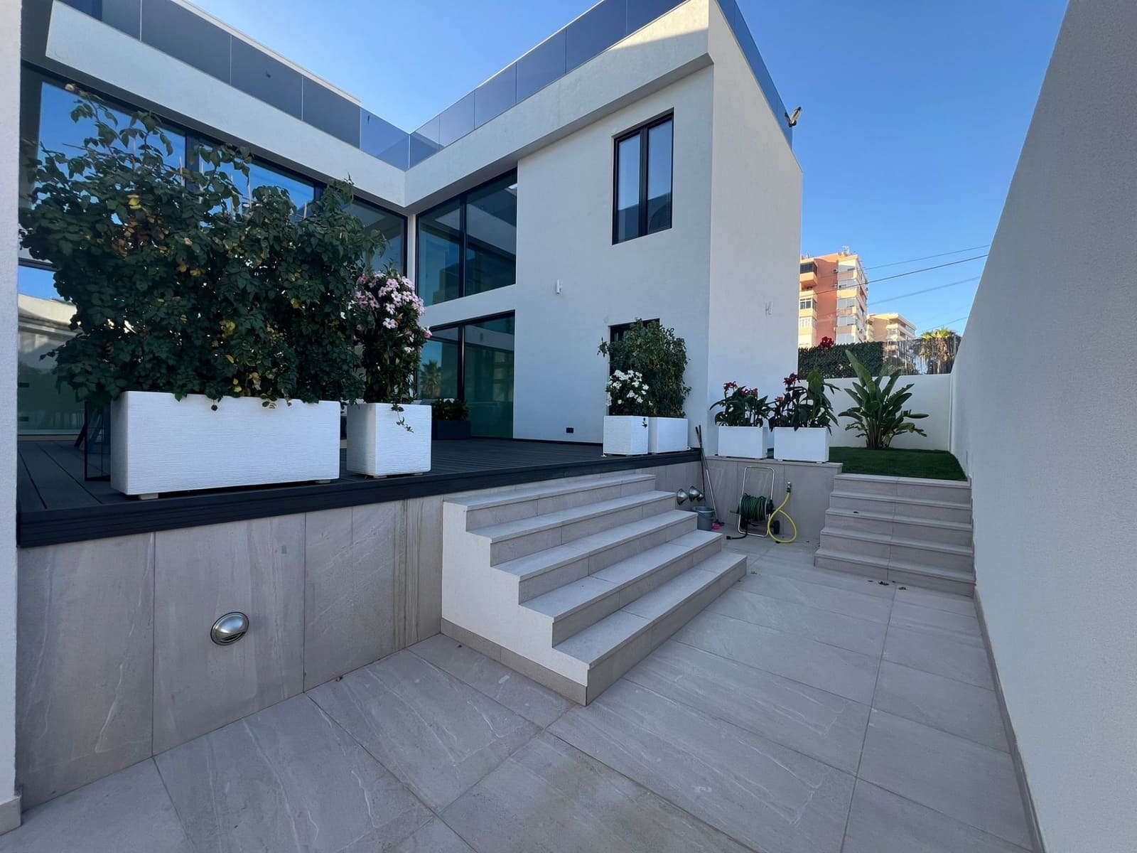 4 soveværelse Villa til salg i Benalmadena Costa med swimmingpool garage - € 2.400.000 (Ref: 8096448)