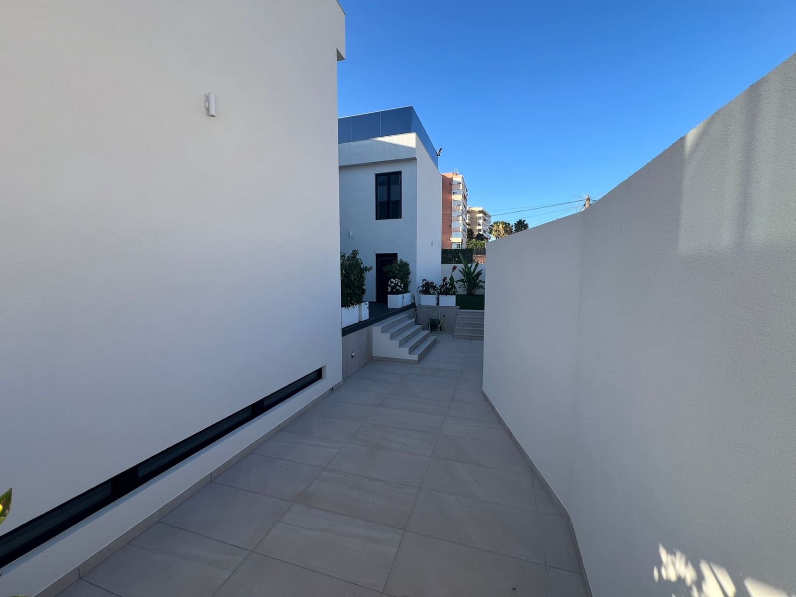 4 soveværelse Villa til salg i Benalmadena Costa med swimmingpool garage - € 2.400.000 (Ref: 8096448)