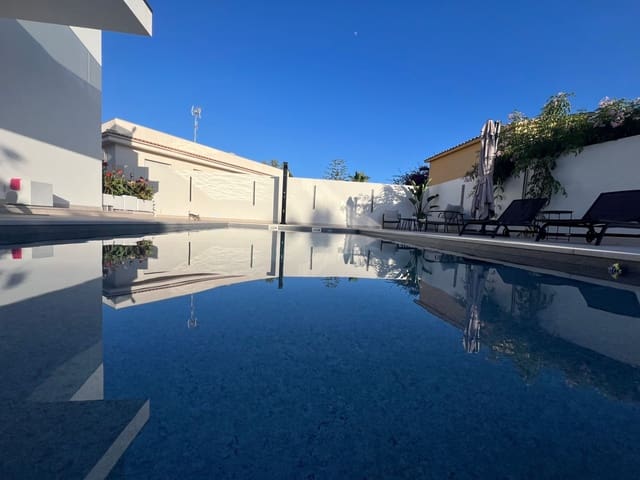 4 soverom Villa til salgs i Benalmadena Costa, Benalmádena med svømmebasseng garasje - € 2 400 000 (Ref: 8096448)