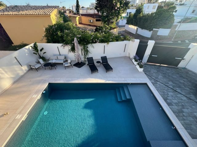 4 soverom Villa til salgs i Benalmadena Costa, Benalmádena med svømmebasseng garasje - € 2 400 000 (Ref: 8096448)