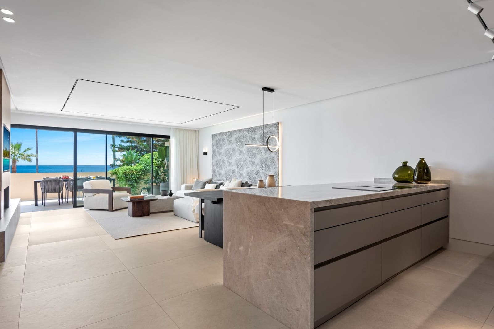 3 chambre Appartement à vendre à Estepona avec piscine garage - 1 995 000 € (Ref: 8103939)