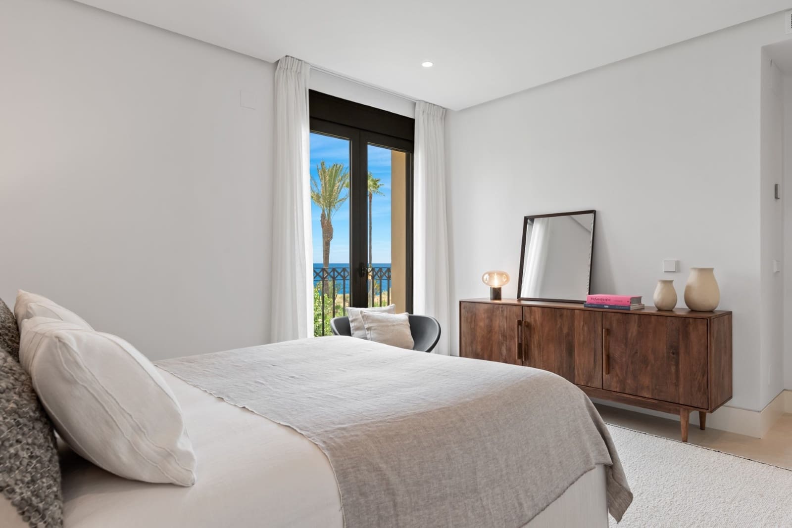 3 chambre Appartement à vendre à Estepona avec piscine garage - 1 995 000 € (Ref: 8103939)