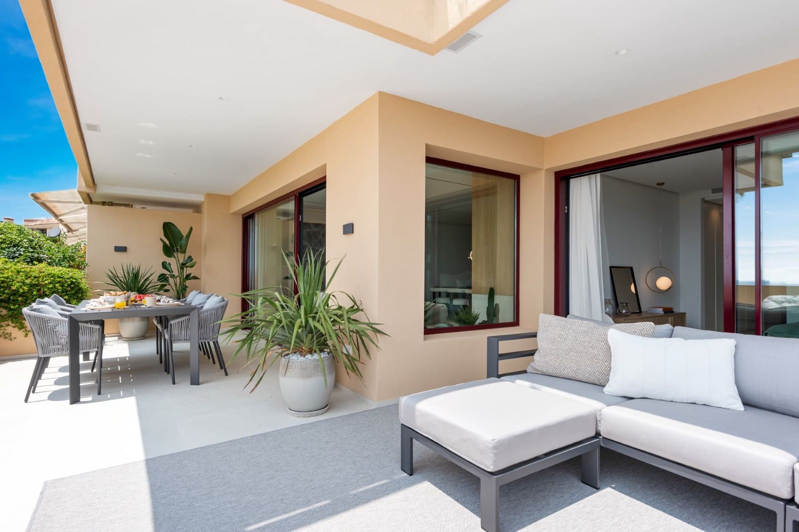 3 chambre Appartement à vendre à Estepona avec piscine garage - 1 995 000 € (Ref: 8103939)